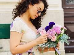 बुडापेस्ट में Kangana Ranaut ने करवाया स्टनिंग फोटोशूट, फ्लोरल ड्रेस में खूबसूरत अंदाज़ देख कायल हुए फैन्स