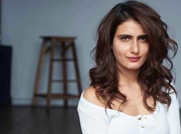 फातिमा सना शेख: नुकताच अभिनेता आमीर खानचा दुसरी पत्नी किरण राव हिच्यापासून घटस्फोट झाला आहे. आमीर आणि किरणची जोडी परस्पर संमतीने 15 वर्षानंतर एकमेकांपासून विभक्त झाली आहे. दरम्यान, आमीर खानच्या घटस्फोटाची बातमी समजताच अभिनेत्री फातिमा सना शेख ट्विटरवर ट्रेंड करण्यास सुरुवात झाली. असं म्हणतात की फातिमामुळे आमीर आणि किरण यांचा घटस्फोट झाला.