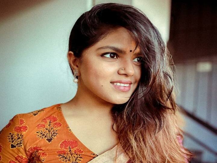 டர்ட்டி டான்சிங் என்ற நாடக நிகழ்ச்சியின் தயாரிப்பின் போது, இயக்குநர் கீதாஞ்சலி செல்வராகவன் இவரை கண்டார்