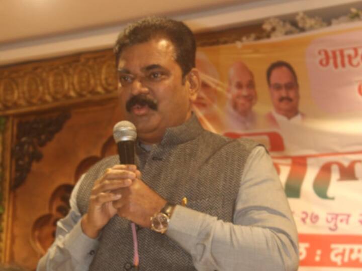 महाराष्ट्र के भिवंडी से सांसद कपिल पाटिल को दिल्ली बुलाया गया है. माना जा रहा है कि कपिल पाटिल को भी कोई ज़िम्मेदारी दी जा सकती है.