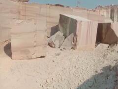 Ayodhya Ram Mandir: राम मंदिर की शोभा बढ़ाएंगे मिर्जापुर के गुलाबी पत्थर, पहली खेप रवाना