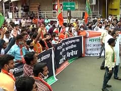 Maharashtra Assembly Session 2021 : 12 आमदारांच्या निलंबनाविरोधात भाजप आक्रमक;  राज्यभरात आंदोलन  सुरु