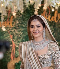 Sana Sayyad & Her Husband Can't Stop Staring At Each Other In These UNSEEN Wedding Pics