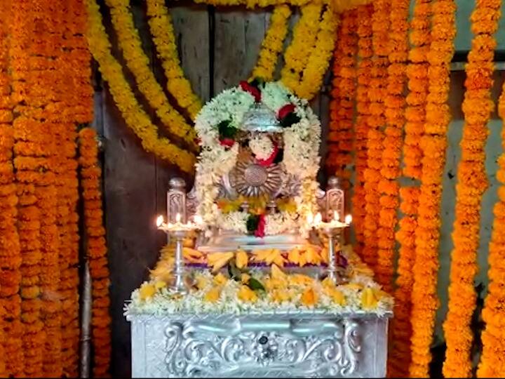 संत सोपान काकांच्या पालखीचे आज सासवडमधून प्रस्थान झाले.