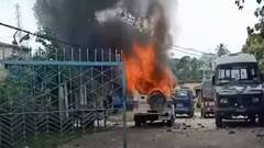 Kulti Police Attacked: হেফাজতে কিশোরের মৃত্যু, বরাকরে ফাঁড়ি ভাঙচুর, পুলিশের গাড়িতে আগুন