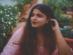 Actress Pooja Devariya pics: பூஜாவா ஏதேன் தோட்டத்து ரோஜாவா - பூஜா தேவரியா ஆல்பம்