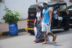 हाथों में हाथ... एक दूजे का साथ, ब्वॉयफ्रेंड Nupur Shikhare का हाथ थामे मुंबई की सड़कों पर स्पॉट हुईं Aamir Khan की लाडली Ira Khan