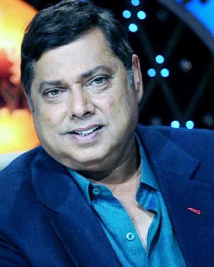 एक वक्त था जब डेविन धवन और गोविंदा को बेस्ट एक्टर-डायरेक्टर की जोड़ी माना जाता था. दोनों ने कई सुपरहिट फिल्में एक साथ की. लेकिन इनकी जोड़ी में दरार तब आई जब डेविड ने गोविंदा का ‘चश्मे बद्दूर’ फिल्म का रीमेक बनाने का आइडिया चुराकर फिल्म में ऋषि कपूर को साइन कर लिया. इसके बाद दोनों ने कभी साथ काम नहीं किया.