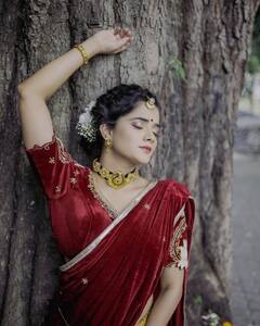 In Pics | नथ, नऊवारी साडी.. भाग्यश्री मोटेचा मराठमोळा साज