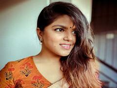 Actress Pooja Devariya pics: பூஜாவா ஏதேன் தோட்டத்து ரோஜாவா - பூஜா தேவரியா ஆல்பம்