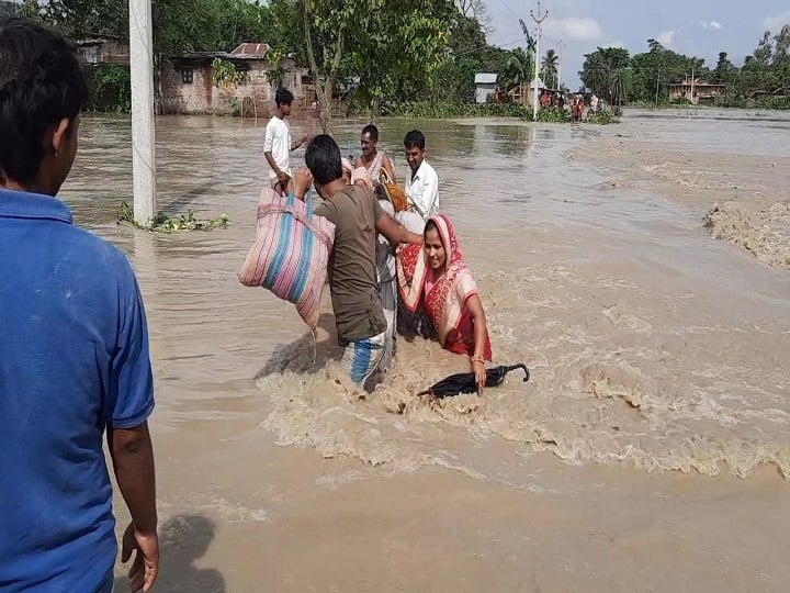 Bihar Flood Update: River overflowing due to incessant rains, the danger of floods looming over many villages of Araria ANN Bihar Flood Update: लगातार बारिश से उफनाई नदी, अररिया के कई गांवों पर मंडरा रहा बाढ़ का खतरा