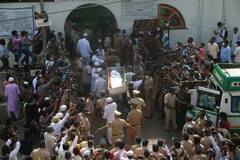 'ट्रॅजेडी किंग' काळाच्या पडद्याआड, पाणावलेल्या डोळ्यांनी दिला अखेरचा निरोप