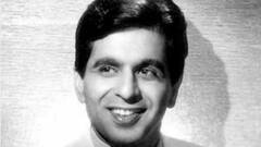 ফিল্মস্টার: প্রয়াত দিলীপ কুমার, শেষশ্রদ্ধা জানাতে বাড়িতে হাজির শাহরুখ খান