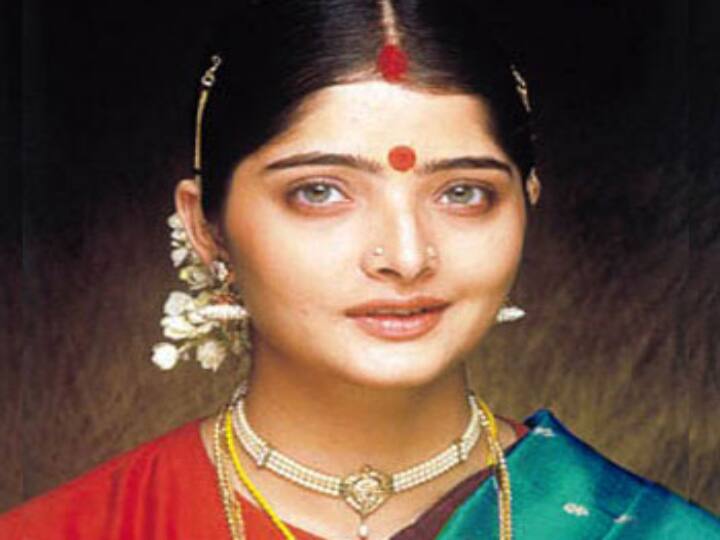 ஏ. ஆர். ரஹ்மான், விஜய பாஸ்கர், யுவன் சங்கர் ராஜா மற்றும் ஜி. வி. பிரகாஷ் குமார் போன்ற இசையமைப்பாளர்களுடன் வசுந்தரா பணியாற்றியுள்ளார்.