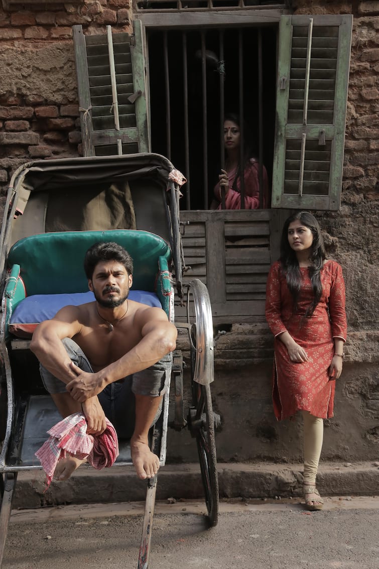 Rickshawala Bengali Film: সিনেপ্রেমীদের হৃদয়ে এখন 'রিক্সাওয়ালা',গল্প বলছে আদি কলকাতার
