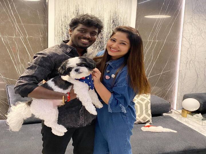 பிறகு இரு வீட்டாரின் சம்மதத்துடன் இவர்களின் திருமணம் நடை பெற்றது