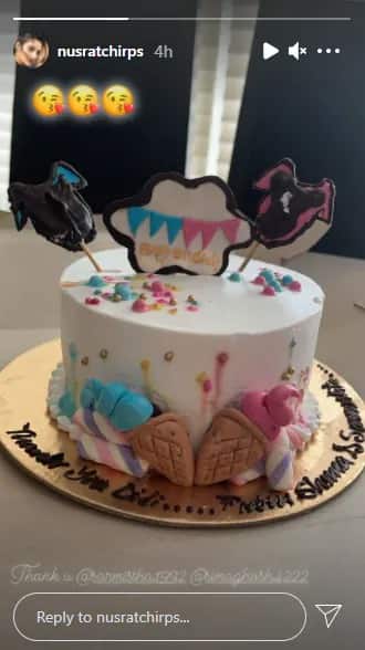 Nusrat Jahan को उनके दोस्तों ने भेजा प्रेग्नेंसी थीम वाला केक, पूछा 'लड़का है या लड़की'?