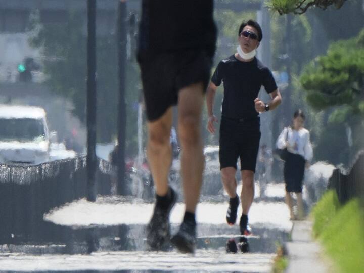 26-Year-Old Wuhan Man Suffers Collapsed Lung While Jogging With Face Mask 26-Year-Old Wuhan Man Suffers Collapsed Lung While Jogging With Face Mask
