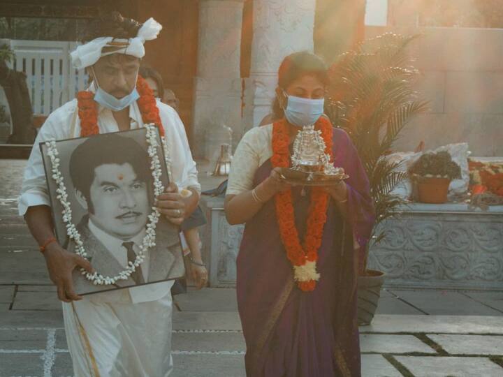 கர்நாடக மாநிலம் கொய்ரா கிராமத்தில் செய்யப்பட்ட இந்தத் திருமேனி சுமார் 200 டன் எடை கொண்டது.