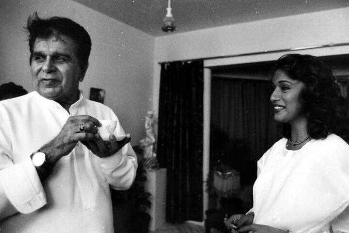 బాలీవుడ్ హీరోయిన్ మాధురీ దీక్షిత్ తో దిలీప్ కుమార్