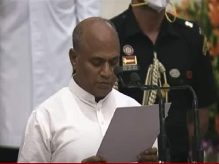 PM Modi Cabinet: RCP सिंह ने ली मंत्री पद की शपथ, जानें JDU नेता का IAS से मंत्री तक का सफर PM Modi Cabinet: RCP Singh takes oath as minister, know JDU leader's journey from IAS to minister ann PM Modi Cabinet: RCP सिंह ने ली मंत्री पद की शपथ, जानें JDU नेता का IAS से मंत्री तक का सफर