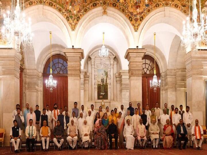Modi cabinet expansion: मोदी कैबिनेट में किसे मिला प्रमोशन, किसकी हुई छुट्टी, ये हैं शपथ लेने वाले 43 मंत्री Modi cabinet expansion and reshuffle know who got promotion who have resigned 43 ministers take oath Modi cabinet expansion: मोदी कैबिनेट में किसे मिला प्रमोशन, किसकी हुई छुट्टी, ये हैं शपथ लेने वाले 43 मंत्री