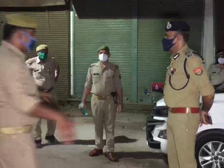 मेरठ: देर रात पेट्रोलिंग पर निकले आईजी प्रवीण कुमार, पुलिसकर्मियों को दिए अहम दिशा-निर्देश Meerut IG Praveen Kumar went out for night patrol to check police duty मेरठ: देर रात पेट्रोलिंग पर निकले आईजी प्रवीण कुमार, पुलिसकर्मियों को दिए अहम दिशा-निर्देश