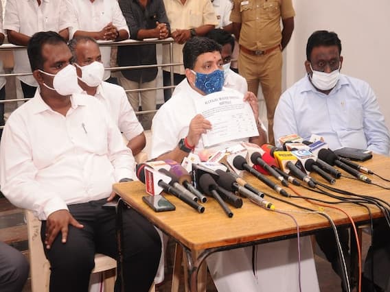 வறண்ட வைகையில் நீரோடும்.. முல்லை பெரியாறு தண்ணீர் பிரச்னையை கையில் எடுக்கும் நிதி அமைச்சர் ! வறண்ட வைகையில் நீரோடும்.. முல்லை பெரியாறு தண்ணீர் பிரச்னையை கையில் எடுக்கும் நிதி அமைச்சர் !