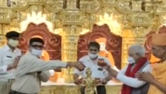 મધ્યપ્રદેશના રાજ્યપાલ બન્યા બાદ સ્વામિનારાયણ મંદિરની મુલાકાતે મંગુભાઈ પટેલ, ભગવાનના લીધા આશીર્વાદ