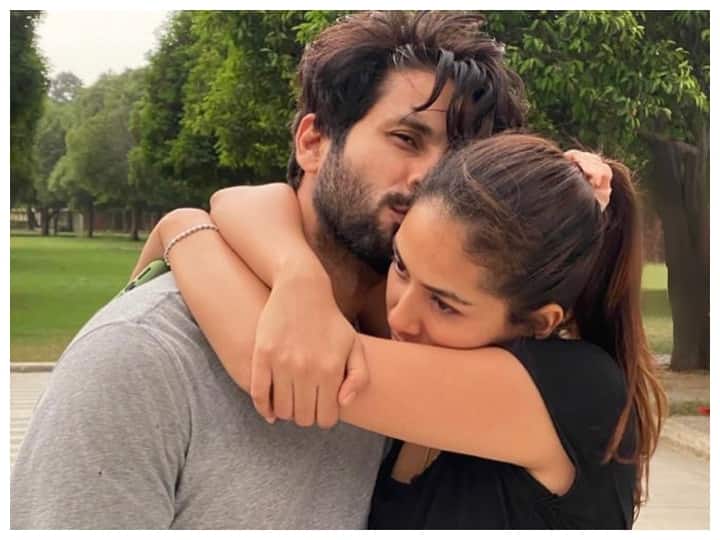 वेडिंग एनिवर्सरी पर खास अंदाज में Mira Rajput ने पति Shahid Kapoor को किया विश Mira Rajput wishes husband Shahid Kapoor on their wedding anniversary in a special way वेडिंग एनिवर्सरी पर खास अंदाज में Mira Rajput ने पति Shahid Kapoor को किया विश