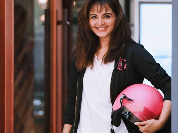 Actress Manju warrier pics : வாடி ராசாத்தி புதுசா இளசா ரவுசா போவோம் - மஞ்சு வாரியர் ஆல்பம் Actress Manju warrier pics : வாடி ராசாத்தி புதுசா இளசா ரவுசா போவோம் - மஞ்சு வாரியர் ஆல்பம்