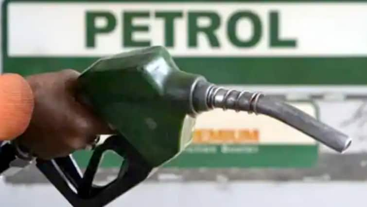 Petrol Diesel Rate today Petrol and diesel prices price 12 July Petrol Price Rises Diesel Price Falls Petrol and diesel prices Today কলকাতায় আরও মহার্ঘ পেট্রোল, সামান্য কমল ডিজেল