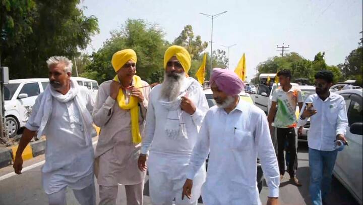 ਕਿਸਾਨ ਸੰਯੁਕਤ ਕਿਸਾਨ ਮੋਰਚਾ ਦੇ ਸੱਦੇ 'ਤੇ ਅੱਜ ਦੇਸ਼ ਦੇ ਵੱਖ-ਵੱਖ ਹਿੱਸਿਆਂ ਵਿੱਚੋਂ ਕਿਸਾਨਾਂ ਨੇ ਸੜਕਾਂ 'ਤੇ ਉੱਤਰ ਕੇ ਵਧ ਰਹੀਆਂ ਪੈਟਰੋਲ ਤੇ ਡੀਜ਼ਲ ਦੀਆਂ ਕੀਮਤਾਂ ਖਿਲਾਫ਼ ਪ੍ਰਦਰਸ਼ਨ ਕੀਤਾ।