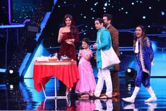 PICS: Shilpa Shetty Gives Special Treat To THIS 'Super Dancer 4' Contestant; Tanuja Graces Show