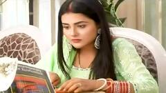 Shaurya aur Anokhi Ki Kahani: Anokhi chops onions while studying