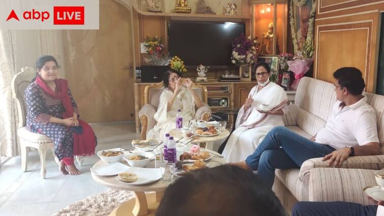 ABP Exclusive: CM Mamata Banerjee delighted tasting Darjeeling Tea at Sourav Ganguly's Residence, know in details Ganguly Birthday Exclusive: স্বাদে মুগ্ধ মুখ্যমন্ত্রী, দিদিকে দার্জিলিং চা উপহার দেবেন সৌরভ