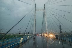 WB Weather Update: জলমগ্ন শহরের একাংশ, কলকাতা-সহ দক্ষিণবঙ্গে দফায় দফায় বৃষ্টির পূর্বাভাস