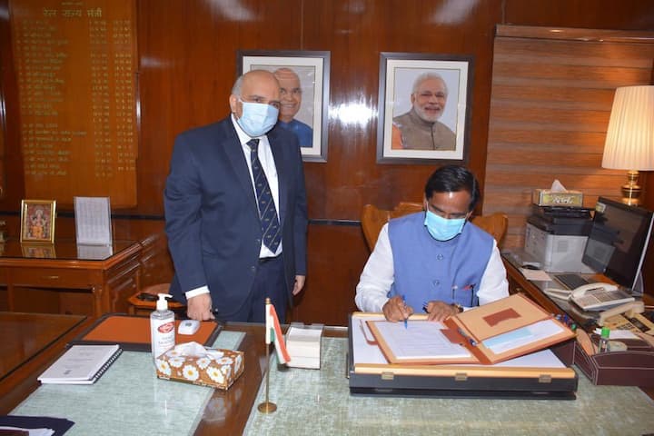 Danve Raosaheb Dadarao, Union Minister of State for Railways assumed office in Rail Bhawan today.(Image: ANI)