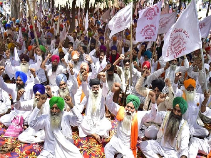 Farmers protesting against agricultural laws will organize kisan sansad at jantar mantar कृषी कायद्यांविरोधात आंदोलन करणाऱ्या शेतकऱ्यांची जंतर-मंतरवर आज 'शेतकरी संसद'