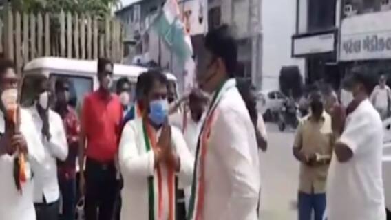 Surat: બારડોલીમાં મળી પ્રદેશ કોંગ્રેસની કારોબારી બેઠક,મોંઘવારી મુદ્દે યોજાયેલી રેલીમાં કાર્યકરોની કરાઈ અટકાયત