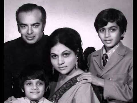 पर्दे की सबसे चर्चित 'मां' Nirupa Roy की कहानी, 250 फिल्मों में किया था काम, आशीर्वाद लेने घर पहुंच जाया करते थे लोग