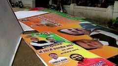 Nashik : बससेवा लोकर्पण सोहळ्यापूर्वी भाजपचं होर्डिंग अतिक्रमण विभागाने हटवलं;भाजप कार्यकर्ते आक्रमक