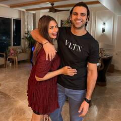 PICS: Khatron Ke Khiladi 11's Divyanka Tripathi Celebrates 5th Wedding Anniversary With Husband Vivek Dahiya