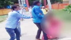 UP: ઉમેદવારી નોંધાવવા જતી સપાની મહિલાની સાડી યુવકોએ ખેંચી, જુઓ વીડિયો