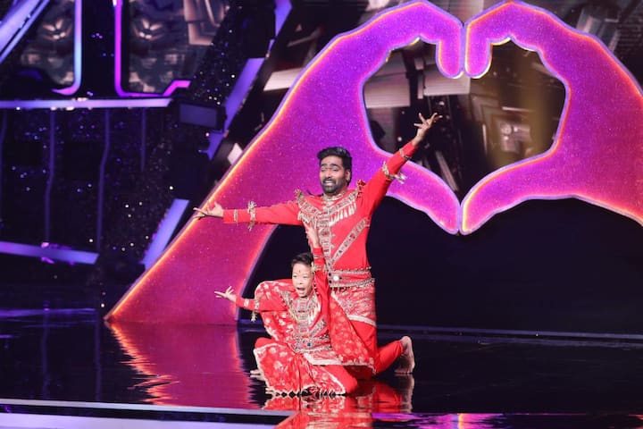 इस तरह उन्होंने खुद को अपने कम्फर्ट जोन से बाहर निकाला प्रदर्शन में बहुत सारे शानदार क्षण शामिल थे, और सभी जजेस ने उन्हें प्रोत्साहित किया.
