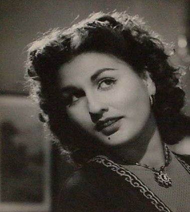 बेगम पारा पचास के दशक की ग्लैमर्स एक्टर बेगम पारा दिलीप कुमार के छोटे भाई नासिर की दूसरी पत्नी थी. उन्हें आखिरी बार रनबीर-सोनम की ‘सांवरिया’ फिल्म में देखा गया था.