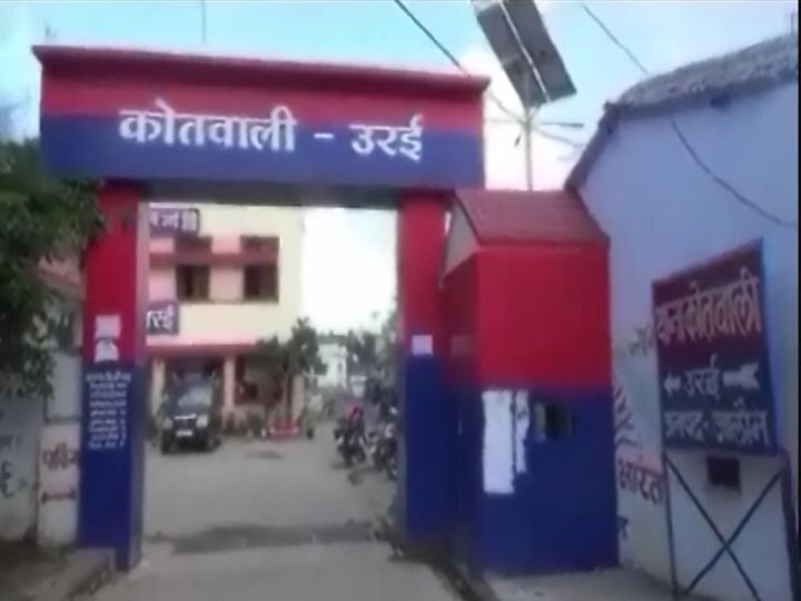 महिला व बुजुर्ग पर टूटा शराबियों का कहर, सोशल मीडिया पर वायरल हुआ वीडियो