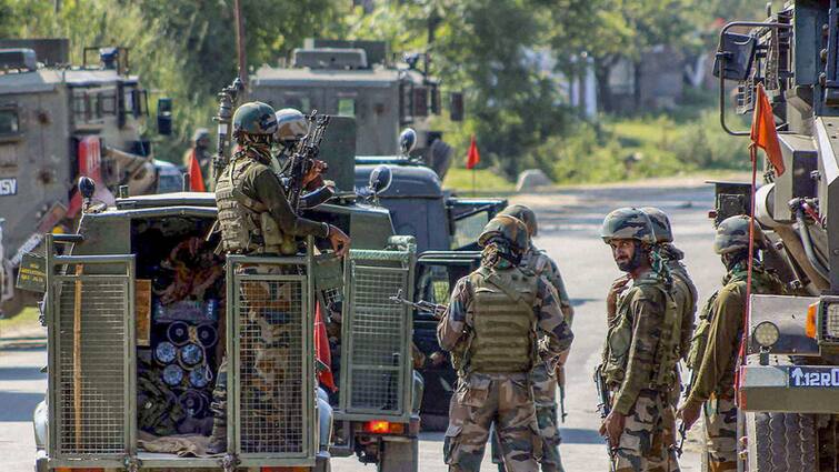 जम्मू-कश्मीर के सोपोर में लश्कर के दो आतंकी ढेर, सुरक्षाकर्मियों पर हमलों और हत्याओं में थे शामिल