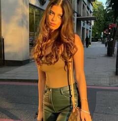 Suhana Khan Pics: সূর্যের কিরণ মাখা ছবি শেয়ার সুহানার, নজর কাড়ল সোশ্যাল মিডিয়ায়