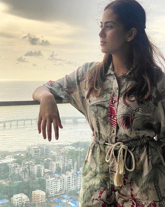 Mira Kapoor Gives A Glimpse Of Breathtaking 'Paradise' View From New Sea-Facing Home Worth 56 Crore मीरा कपूर ने समंदर किनारे वाले अपने घर की शानदार झलक दिखाईं, शाहिद कपूर के घर की कीमत जानकर हैरान हो जाएंगे आप